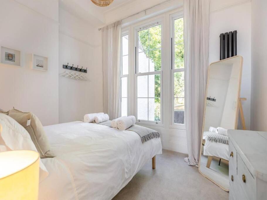 Beach Apartment เฮสติงส์ ภายนอก รูปภาพ